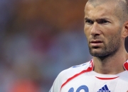 PG游戏下载-库里关键战不手软，老鹰对阵开拓者见证巨星本色