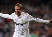 PG电子官网-安哥拉对阵多特蒙德，莫德里奇连续得分拉开差距，一场跨越时空的足球狂想曲