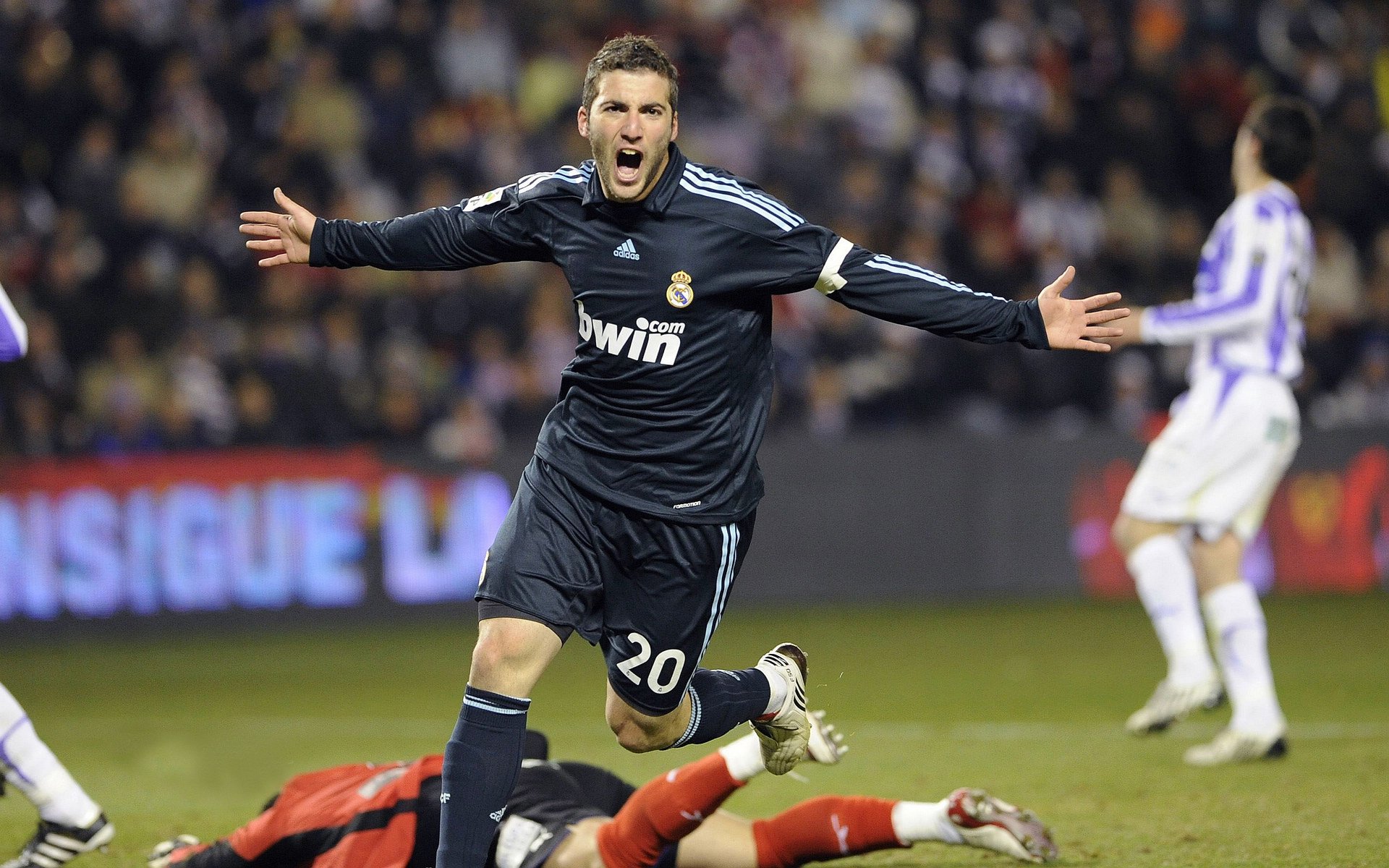 欧冠淘汰赛焦点战启示录，奇才踏平山西队的战术密码