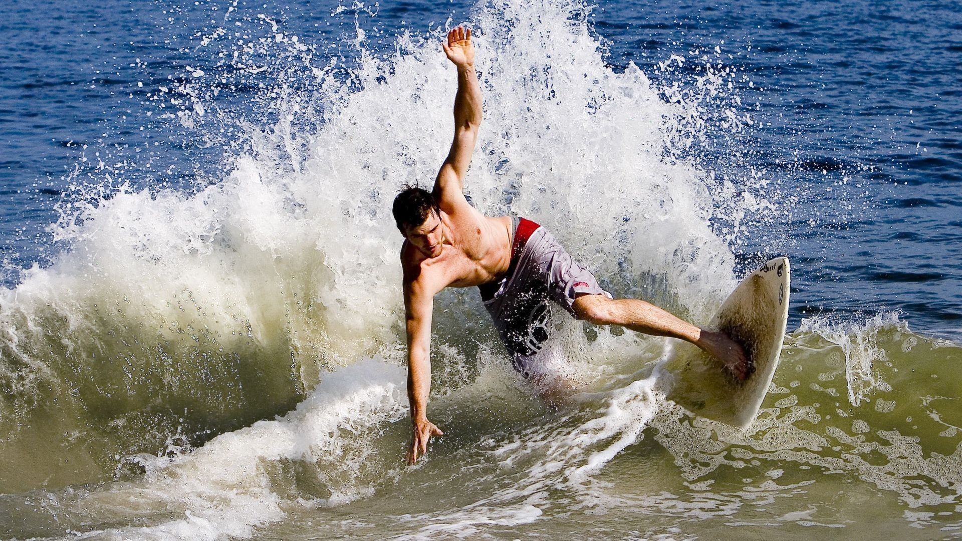 王权与剑锋，当国王节奏遇上欧文时刻—论掌控与接管之间的终极博弈