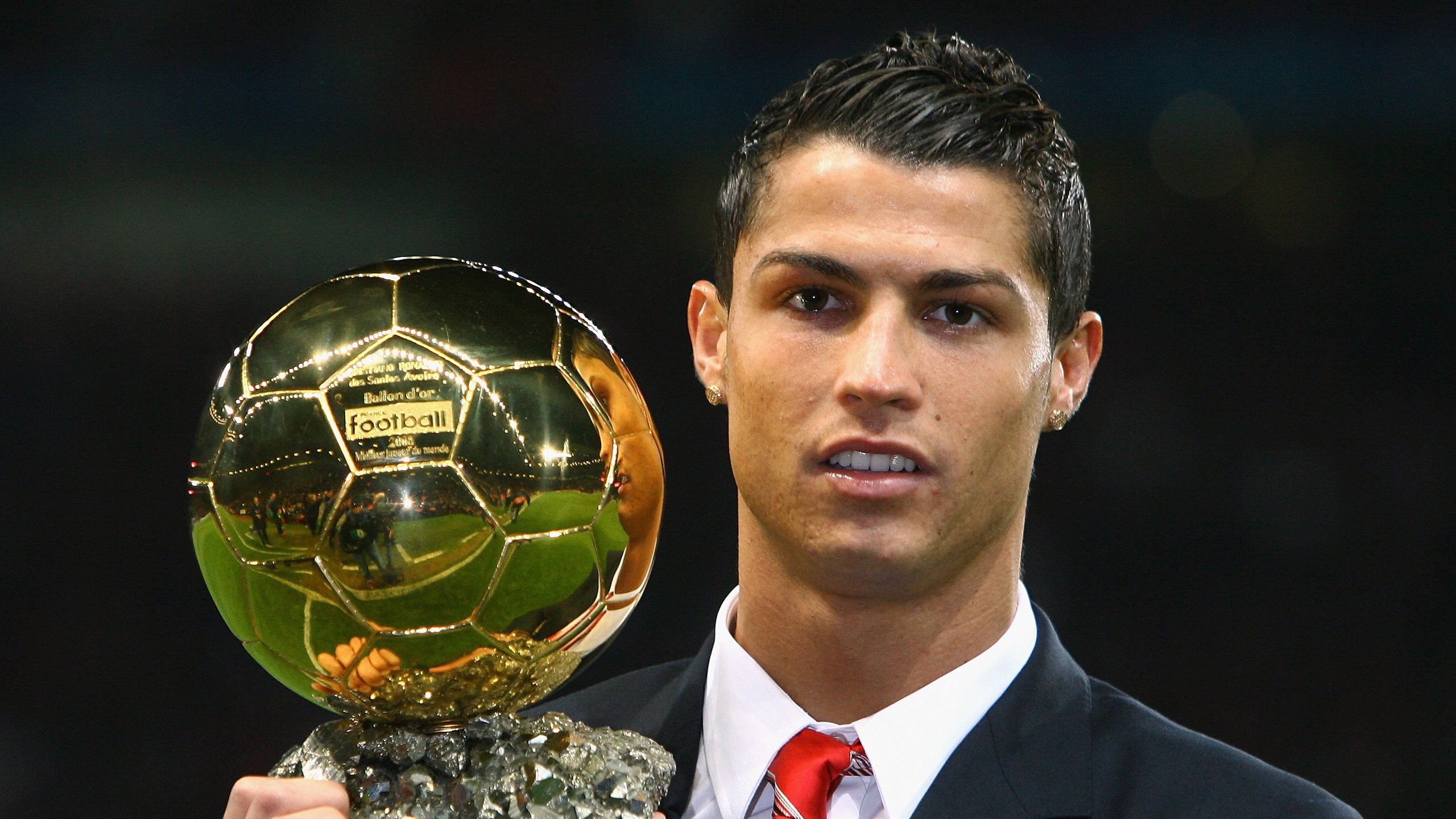 冷门与传奇,日本足球的战术革命与安赛龙的羽球美学